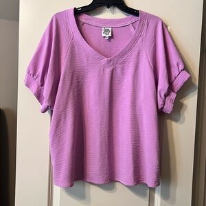 Women’s Ivy Jane Lilac Top
Size M/L (Runs big)